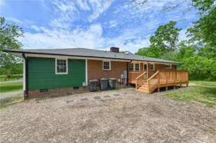 2507 E Woodlyn Way, Greensboro, NC 27407 - Photo 7