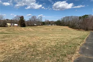 320 W King St, King, NC 27021 - Photo 9