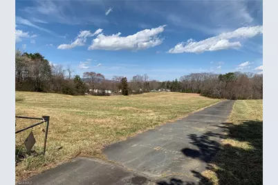 320 W King Street, King, NC 27021 - Photo 3