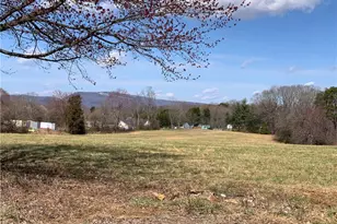 320 W King St, King, NC 27021 - Photo 7