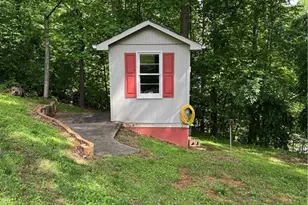 209 Cedar Ln, North Wilkesboro, NC 28659 - Photo 5