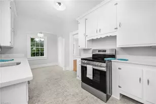 104 N Madison St, Yadkinville, NC 27055 - Photo 9