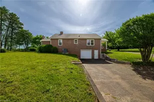 310 Sedge Garden Rd, Kernersville, NC 27284 - Photo 7