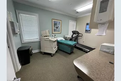 1611 Flora Avenue, Burlington, NC 27217 - Photo 13