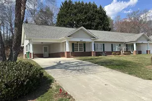 267 S Boyles St, Pilot Mountain, NC 27041 - Photo 1