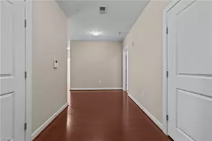 201 N Elm St, Greensboro, NC 27401 - Photo 11