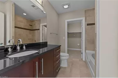 201 N Elm Street #703, Greensboro, NC 27401 - Photo 35