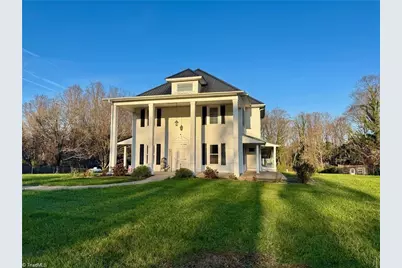 327 S Carolina Avenue, Boonville, NC 27011 - Photo 3