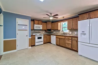 1625 Eagle Crest Drive, Pfafftown, NC 27040 - Photo 19