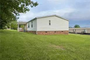 1020 Willow Creek Dr, Pinnacle, NC 27043 - Photo 17