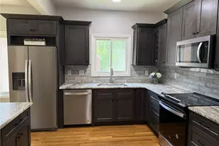 2528 Treetop Ln, Winston-Salem, NC 27101 - Photo 11