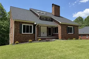 2528 Treetop Ln, Winston-Salem, NC 27101 - Photo 1