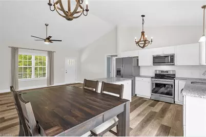 530 E Raleigh Avenue, Liberty, NC 27298 - Photo 11