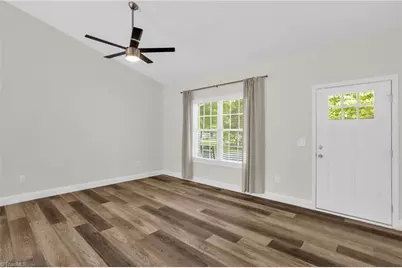 530 E Raleigh Avenue, Liberty, NC 27298 - Photo 5