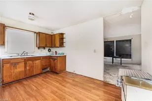 4205 Kildare Dr, Greensboro, NC 27405 - Photo 7