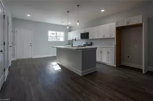 1904 Everitt St, Greensboro, NC 27401 - Photo 9