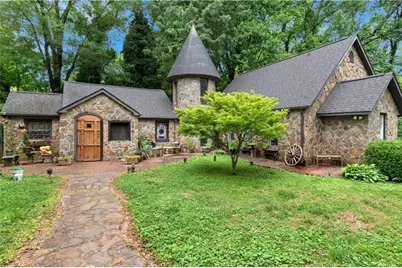 341 N Oak Street, Statesville, NC 28677 - Photo 1
