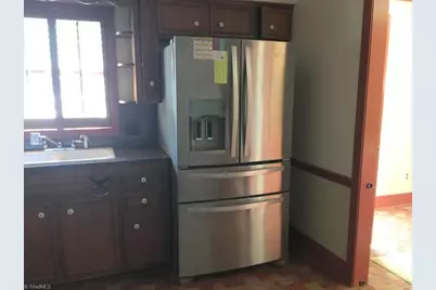 234 Hylton Street, Mount Airy, NC 27030 - Photo 5