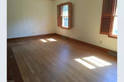 234 Hylton Street, Mount Airy, NC 27030 - Photo 9