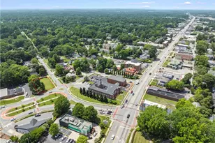 205 W Parkway Ave, High Point, NC 27262 - Photo 9