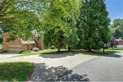 992 Lake Forest Court, Eden, NC 27288 - Photo 3