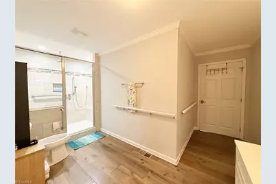 711 E Sunrise Avenue, Thomasville, NC 27360 - Photo 15