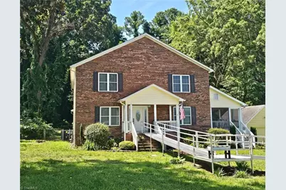 711 E Sunrise Avenue, Thomasville, NC 27360 - Photo 1