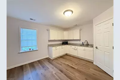 711 E Sunrise Avenue, Thomasville, NC 27360 - Photo 21