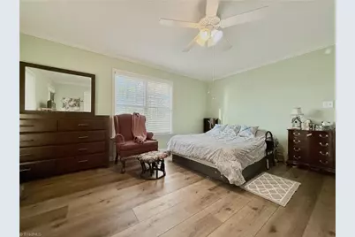 711 E Sunrise Avenue, Thomasville, NC 27360 - Photo 13