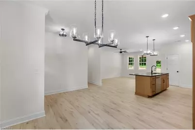 512 Carolina Avenue, Yadkinville, NC 27055 - Photo 9