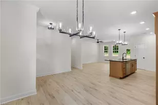 512 Carolina Ave, Yadkinville, NC 27055 - Photo 9