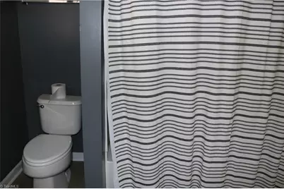 6215 Glen Way Drive, Winston-Salem, NC 27107 - Photo 37