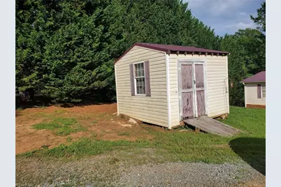 3947 Nc Highway 8 S, Walnut Cove, NC 27052 - Photo 5