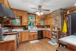 212 Fayetteville Street S, Liberty, NC 27298 - Photo 17