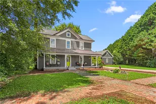 212 Fayetteville Street S, Liberty, NC 27298 - Photo 5