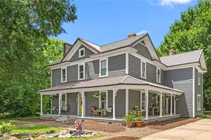 212 Fayetteville Street S, Liberty, NC 27298 - Photo 3