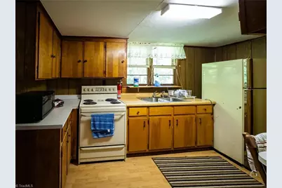 561 Bridge Street, Eden, NC 27288 - Photo 9