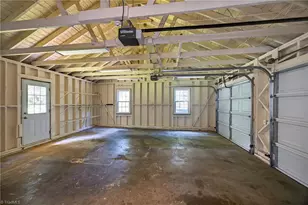 831 W Cornwallis Dr, Greensboro, NC 27408 - Photo 25