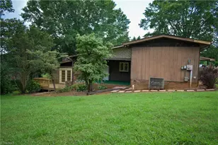 112 Balcony Ln, Mount Airy, NC 27030 - Photo 9