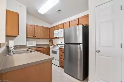 2600 Pennoak Way #M, Greensboro, NC 27407 - Photo 13