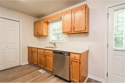 107 Layton Way, Thomasville, NC 27360 - Photo 7