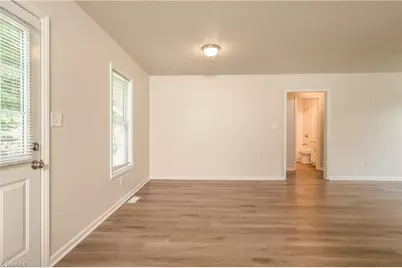 107 Layton Way, Thomasville, NC 27360 - Photo 3