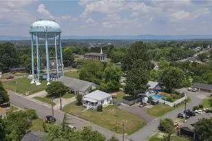 704 E Haymore St, Mount Airy, NC 27030 - Photo 9