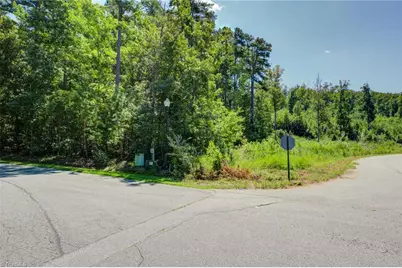 000 Harborgate Drive, Denton, NC 27239 - Photo 15