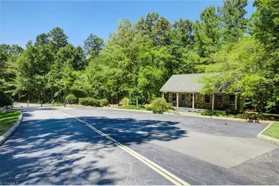 000 Harborgate Drive, Denton, NC 27239 - Photo 9