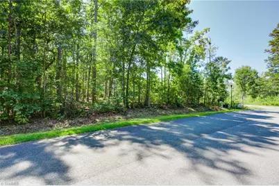 000 Harborgate Drive, Denton, NC 27239 - Photo 3