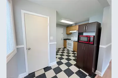 2304 Madre Place, Greensboro, NC 27406 - Photo 5
