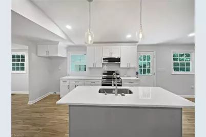 806 Larkwood Drive, Greensboro, NC 27410 - Photo 9