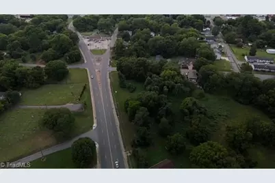 402 Martin Luther King Jr Boulevard, Lexington, NC 27292 - Photo 17