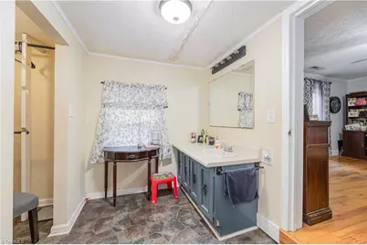 334 E Swannanoa Avenue, Liberty, NC 27298 - Photo 15